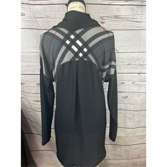 Michael Tyler medium black long sleeve top with sheer black material on back - 2 - Picture 2 of 3